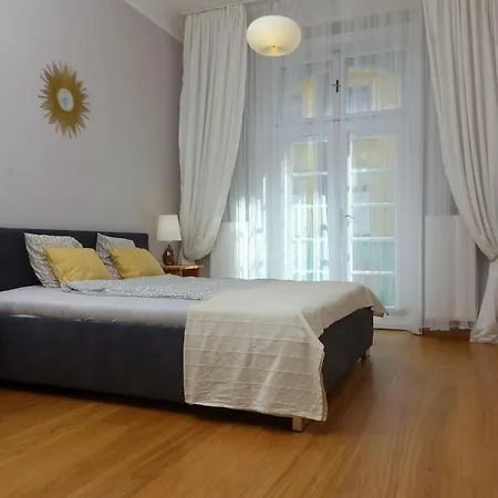 Daire Cosy, Minimalist, Modern Flat Near Margaret Island Budapeşte